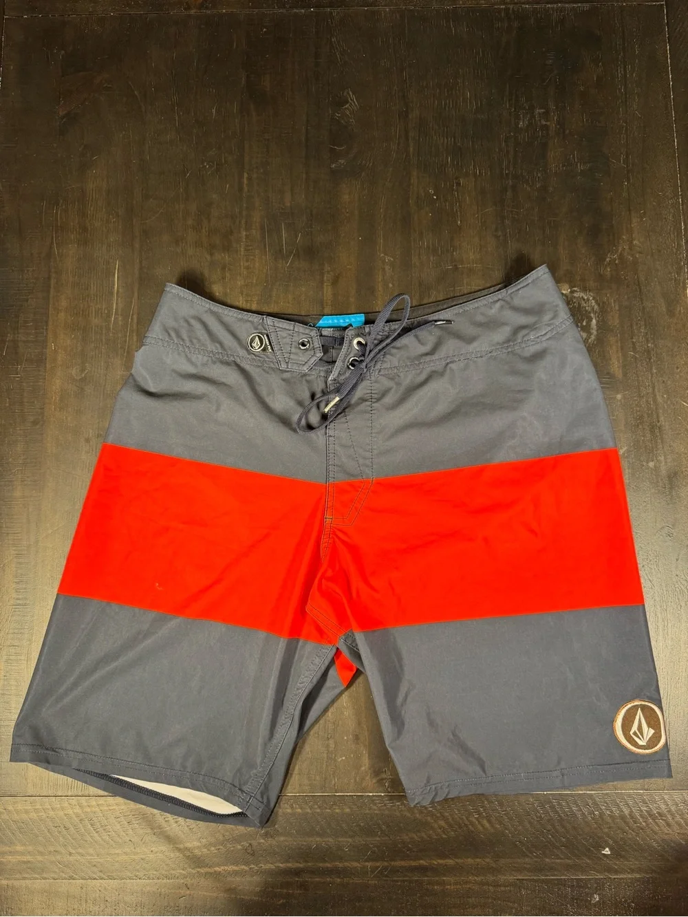 Vintage Volcom Men’s Gray & Red Swim Trunks Size 31